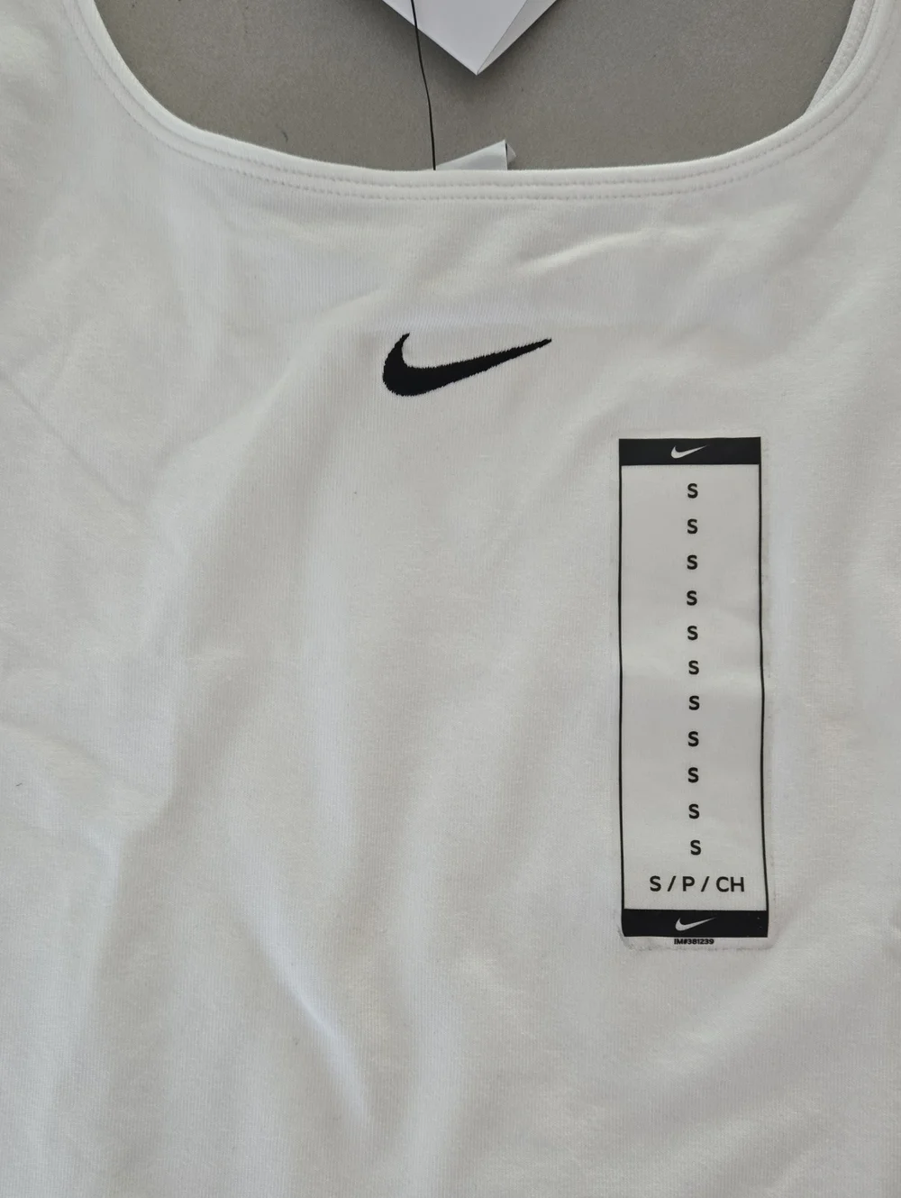 NWT! Nike Women’s White Tank Top with Black Swoosh Size S